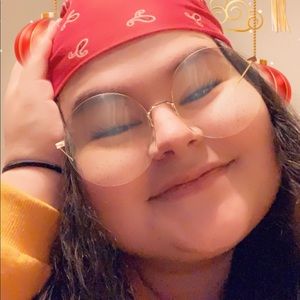 Meet your Posher, Devan